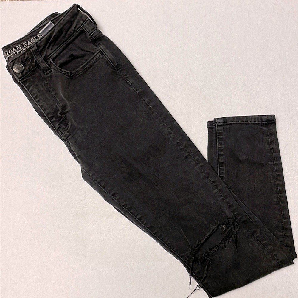 American Eagle Outfitters ripped super stretchy high rise jegging size 4